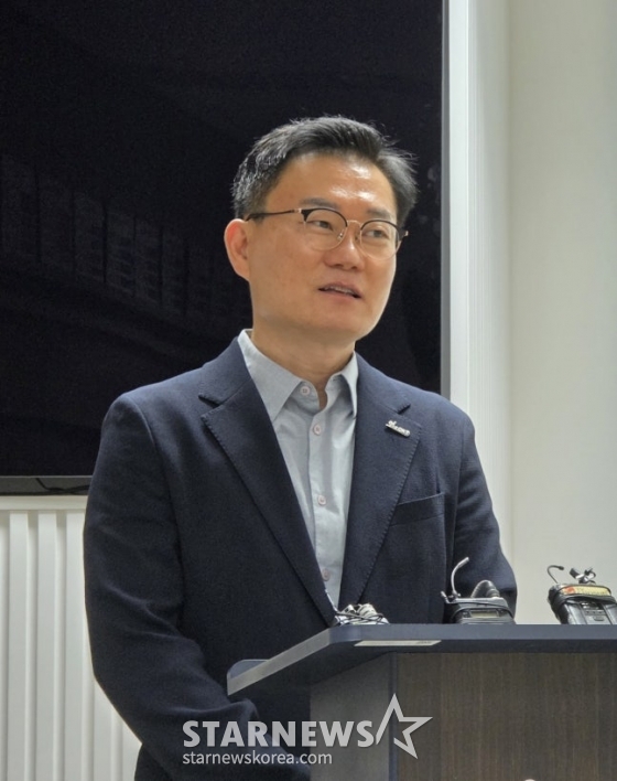 권철근 OK저축은행 프로배구단 단장이 24일 서울 마포구 상암동 KGIT센터 내 한국배구연맹(KOVO) 기자실에서 부산 연고 이전 관련 입장을 발표하고 있다. /사진=김명석 기자 