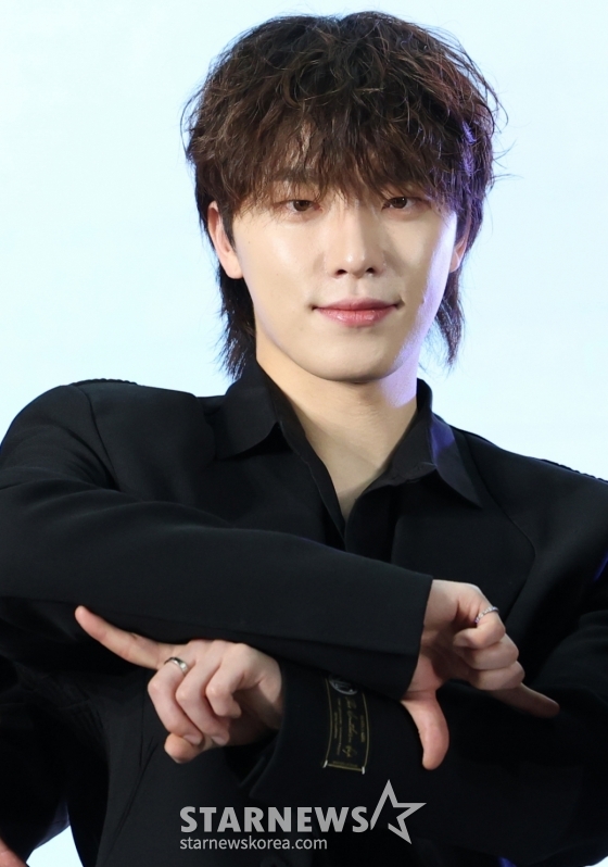 (서울=뉴스1) 권현진 기자 = 그룹 세븐틴의 디노가 4일 오후 서울 용산구 한화손해보험 한남사옥에서 열린 에어비앤비 포토행사에 참석해 포즈를 취하고 있다. 2025.6.4/뉴스1  Copyright (C) 뉴스1. All rights reserved. 무단 전재 및 재배포,  AI학습 이용 금지. /사진=(서울=뉴스1) 권현진 기자