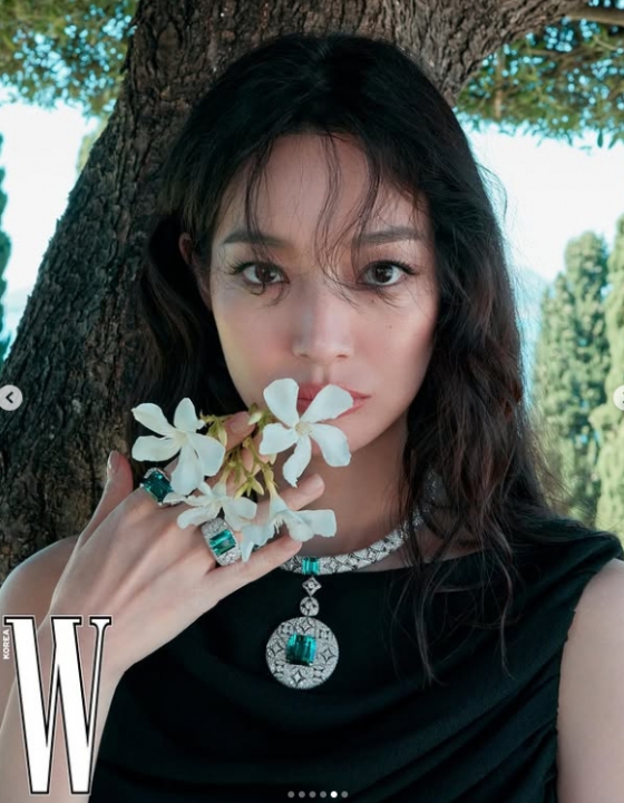 /사진=신민아 SNS