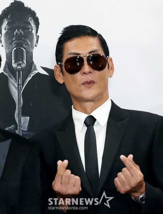 (서울=뉴스1) 권현진 기자 = 지오디의 박준형이 30일 오후 서울 영등포구 여의도 KBS홀에서 진행된 '딴따라 JYP' 포토월 행사에 참석해 포즈를 취하고 있다. 2024.8.30/뉴스1 Copyright (C) 뉴스1. All rights reserved. 무단 전재 및 재배포, AI학습 이용 금지. /사진=(서울=뉴스1) 권현진 기자
