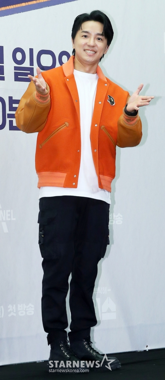 조정식 영어 강사가 2일 오전 서울 마포구 상암동 스탠포드 서울에서 진행된 채널A 예능 &#039;성적을 부탁해 : 티처스&#039; 제작발표회에 참석해 포즈를 취하고 있다.  &#039;성적을 부탁해 : 티처스&#039;는 공부와 성적이 고민인 중o고등학생에게 대한민국 최고의 강사진이 직접 코칭해 성적을 올려주는 에듀 솔루션 버라이어티 프로그램이다. 오는 5일 첫 방송. 2023.11.02 /사진=김창현