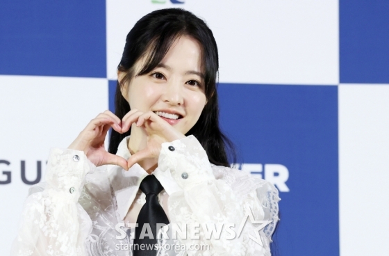 배우 박보영이 25일 서울 영등포구 여의도 CGV에서 진행된 제4회 청룡시리즈 어워즈&#039; 핸드프린팅 행사에서 포즈를 취하고 있다. /2025.06.25 /사진=김휘선 hwijpg@