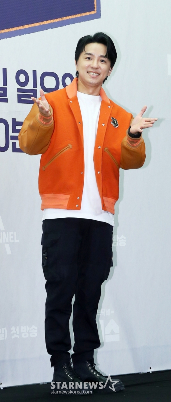 조정식 영어 강사가 2일 오전 서울 마포구 상암동 스탠포드 서울에서 진행된 채널A 예능 &#039;성적을 부탁해 : 티처스&#039; 제작발표회에 참석해 포즈를 취하고 있다.  &#039;성적을 부탁해 : 티처스&#039;는 공부와 성적이 고민인 중o고등학생에게 대한민국 최고의 강사진이 직접 코칭해 성적을 올려주는 에듀 솔루션 버라이어티 프로그램이다. 오는 5일 첫 방송. 2023.11.02 /사진=김창현