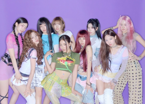 트와이스 정규 4집 단체 이미지/사진제공=JYP엔터테인먼트