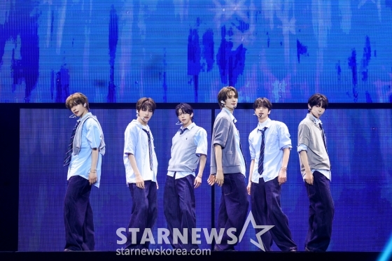 그룹 투어스(신유, 도훈, 영재, 한진, 지훈, 경민)가 첫 번째 단독 콘서트 2025 TWS TOUR' 24/7:WITH:US' IN SEOUL에서 멋진 무대를 펼치고 있다. /사진제공=플레디스엔터테인먼트 2025.0622 /사진=이동훈 photoguy@