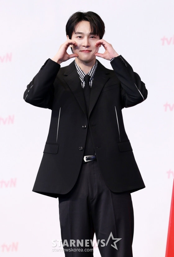 배우 강유석이 1일 서울 영등포구 더링크서울 트리뷰트포트폴리오 호텔에서 열린 tvN 새 토일드라마 &#039;서초동&#039; 제작발표회에 참석해 포즈를 취하고 있다. /2025.07.01 /사진=김휘선 hwijpg@