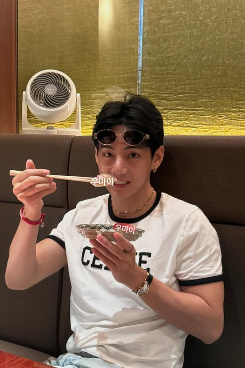 /사진=뷔 SNS