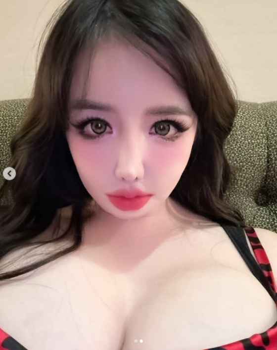 /사진=박봄 SNS