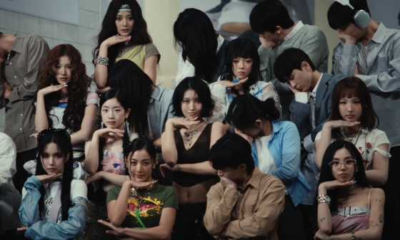 트와이스 신곡 &#039;THIS IS FOR&#039; 두 번째 뮤직비디오 티저 섬네일/사진제공=JYP엔터테인먼트