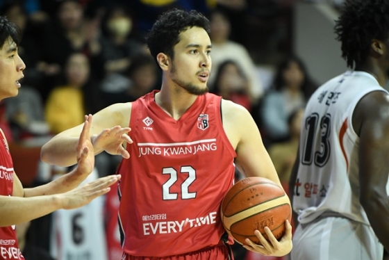 경기에 집중하는 하비 고메즈. /사진=KBL 제공
