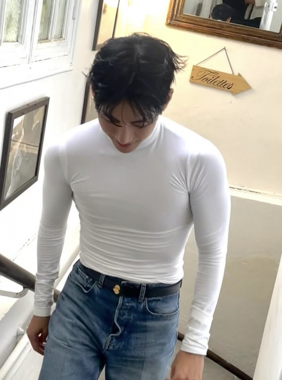 /사진=뷔 SNS