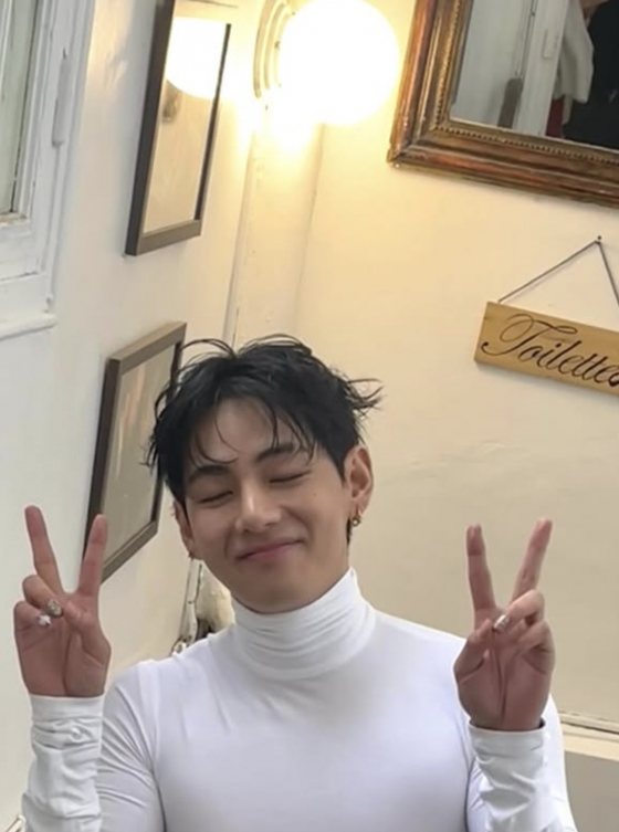 /사진=뷔 SNS
