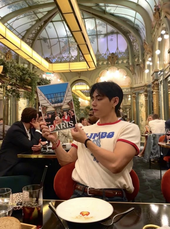 /사진=뷔 SNS
