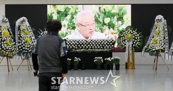 일반 시민 특별 분향소 설치된 KBS[★포토]