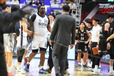 이빨 부러진 KBL 외인, 심판 공개 저격 "파울 아니라고?"