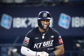 3회도 안 돼 '충격 교체' KBO MVP 왜 빠졌나, 이강철 감독 쓴소리 "못해서 뺐다... 자극 좀 받으라고" [수원 현장]