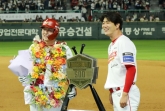 &quot;늘 소름 돋아&quot; 41세 홀드왕-ML 출신 투수-국대 유격수 모두 리스펙트, 500홈런은 그런 기록 [인천 현장]