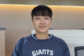 박세진 "형, 나 트레이드 됐어"→박세웅 "어, 알고 있어", 롯데 한솥밥 먹을 두 형제 첫 대화는 [부산 현장]