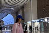 '임창정♥' 서하얀, 아들과 한국 떠났다..손 꼭 붙잡고 상해行