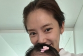 손담비, 딸 해이 올망졸망 정면 공개..여유로운 미소 "아프지 마요"
