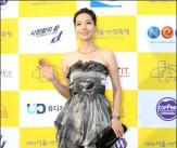 김혜진, 섹시한 은색 초미니 드레스!