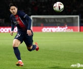 &#39;이강인 놀랍다&#39; MF 아닌 윙어로, 공격포인트 없이 평점 1위... PSG, 낭트 잡고 8연승 질주