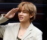 &#034;SDT 충성!&#034; 방탄소년단 뷔, 軍 입대 앞두고 스태프에 &#39;감동&#39;