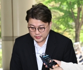 '음주 뺑소니' 김호중, 법원 출석