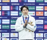 &#39;빙속 살아있는 전설&#39; 이승훈, 세계선수권 매스스타트 은메달 쾌거... 9년 만에 메달 추가