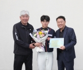 &#39;불꽃야구&#39; 3할 타자, 마침내 롯데 자이언츠 전격 입단 &#034;돌아가신 아버지와 약속 지켰다&#034; 뭉클한 소감