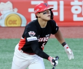 [포토]&#39;3회초 희생타&#39; 김도영