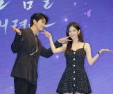 옥택연-서현 &#39;남주의 첫날밤, 기대하세요&#39;[★포토]