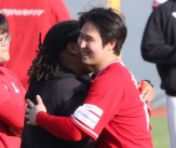 [포토] 최정 &#39;실루엣(?)과 뜨거운 포옹&#39;