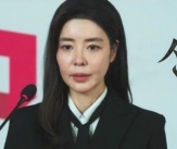 &#39;김건희 삼킨&#39; 김규리, 제대로 일냈다..50만 홀린 &#39;신명&#39; [공식]