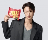&#034;진군이라면 폭매♥&#034; 방탄소년단 진, 日설문 &#39;식품 CF에 나왔으면 하는 한국 남성 스타&#39; 1위