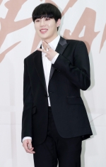 [★FOCUS]"성적 발언 안해" 팬들이 내려준 워너원 하성운의 짐