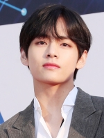 방탄소년단 뷔, 김태형의 첫 믹스테이프 'KTH1'을 기다리며