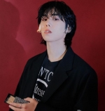 아스트로 라키, 예술인가 안전 불감증인가..입에 불 붙인 성냥개비 물고 [김수진★공감]