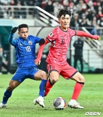 승리 목마른 韓 축구, 황인범·이재성 '워터 캐리어' 활약에 달렸다 