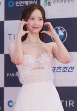 윤아, '봄나들이 같이 가고 싶은 女스타' 1위 등극 [스타폴]