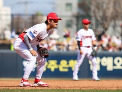 KIA, 김도영만 복귀하면 완전체 타선 'MRI 검진 결과에 촉각'... 사령탑 "선수들도 심적으로 편해질 것"