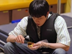 [K-EYES]"진=관식이 부자버전?"오징어 세계관으로 연결한 '기안장-폭싹'편집 영상