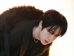 역시 '美의 남신'..방탄소년단 진, 'Echo' 포토 스케치 공개