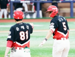 '단 3안타' KIA가 '9안타' SSG를 제압했다... 희생타만 4개로 '5-4 승' 빛바랜 최정 499호 홈런 [인천 현장리뷰]