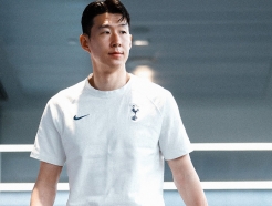 손흥민, 드디어 전격 복귀 '32분 활약+회심의 슈팅까지' UEL 결승전도 뛰겠네! 토트넘, 팰리스에 0-2 패배 '17위 추락'