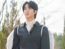 '외쳐 갓 석진'..방탄소년단 진, '도라이버' 출연진·제작진 커피 대접