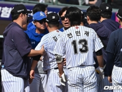 롯데 '헤드샷·벤클' 모두 이겨내고 3연전 스윕→선두 싸움 재밌어졌다... 데이비슨 KKKKKKKK 쾌투 [부산 현장리뷰]