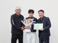 '불꽃야구' 3할 타자, 마침내 롯데 자이언츠 전격 입단 "돌아가신 아버지와 약속 지켰다" 뭉클한 소감