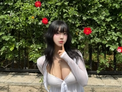 아프리카 女 BJ, 파격 시스루 패션 '착시 유발' 반응 폭발