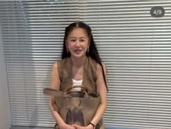 고현정, '54세' 나이 잊은 쭉 뻗은 각선미 눈길